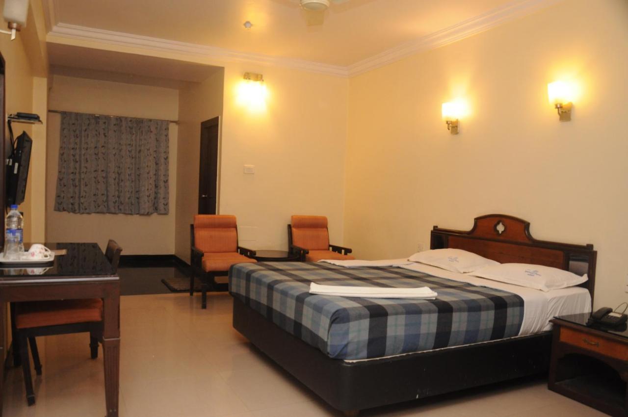 Suvarna Regency Hassan Exteriör bild