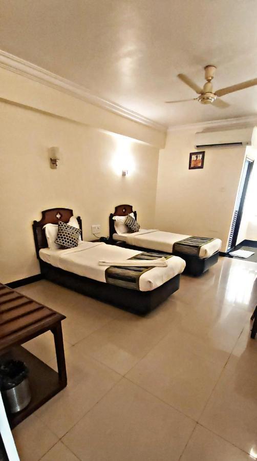 Suvarna Regency Hassan Exteriör bild