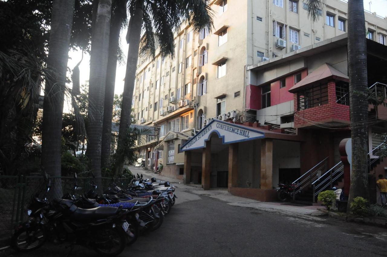Suvarna Regency Hassan Exteriör bild